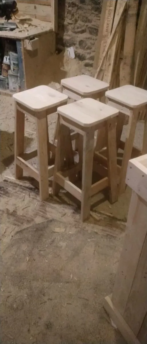 Handmade rustic stools - Image 4