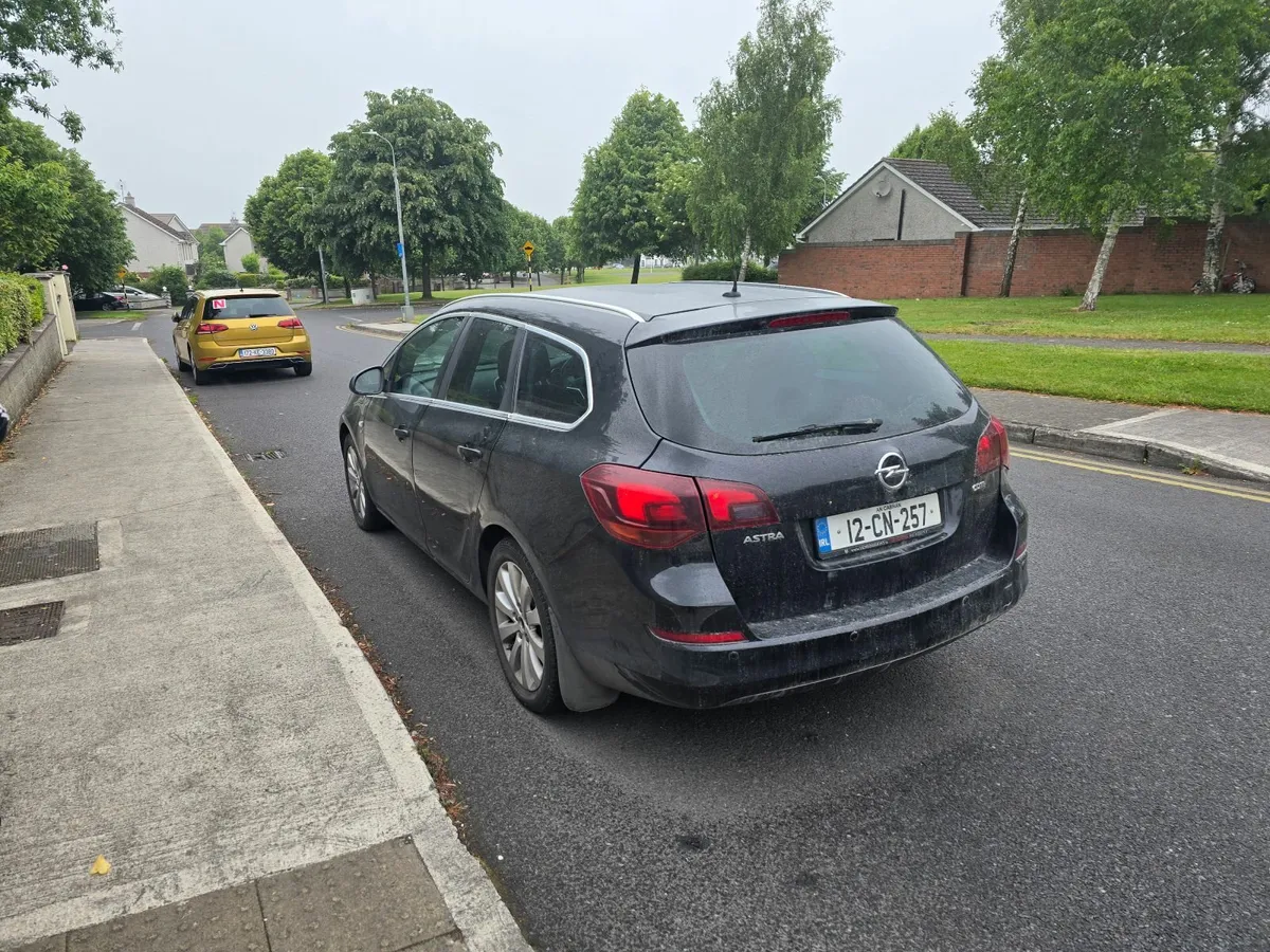 Opel Astra 2012 - Image 4