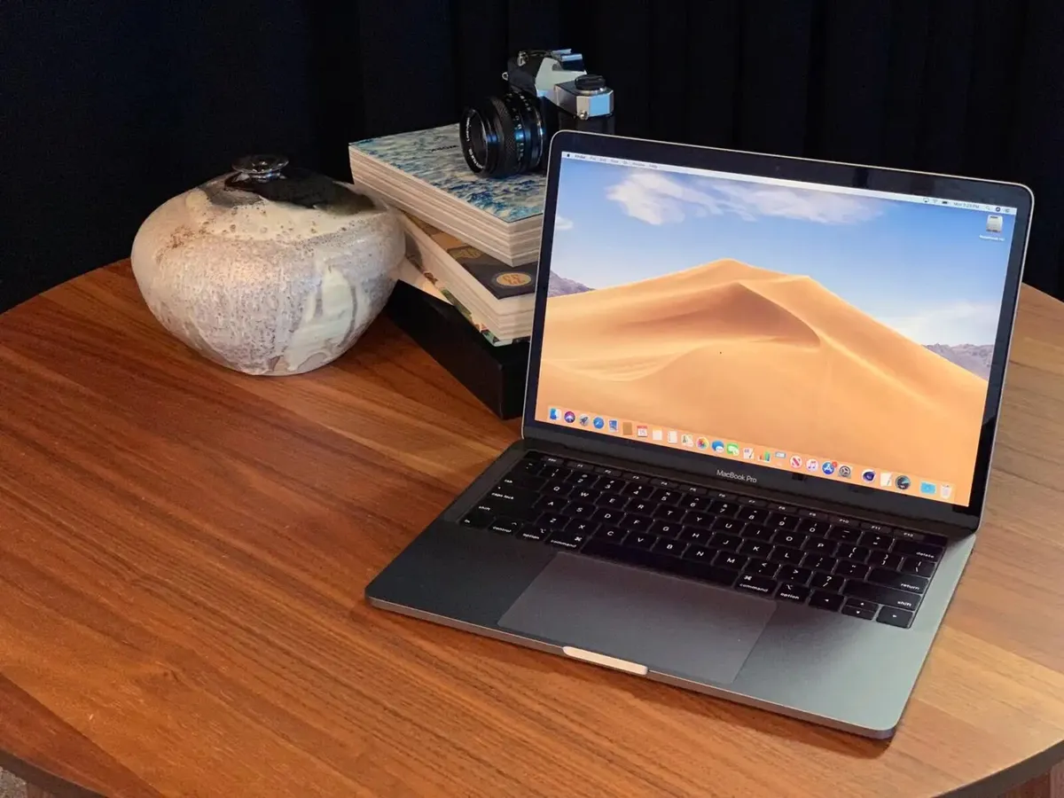 MacBook Pro 13” (2019) – i5 | 16GB RAM | Mint