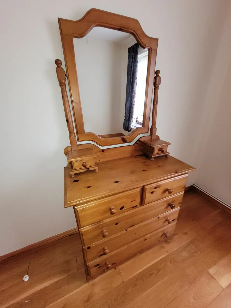 Quality pine vanity and dresser