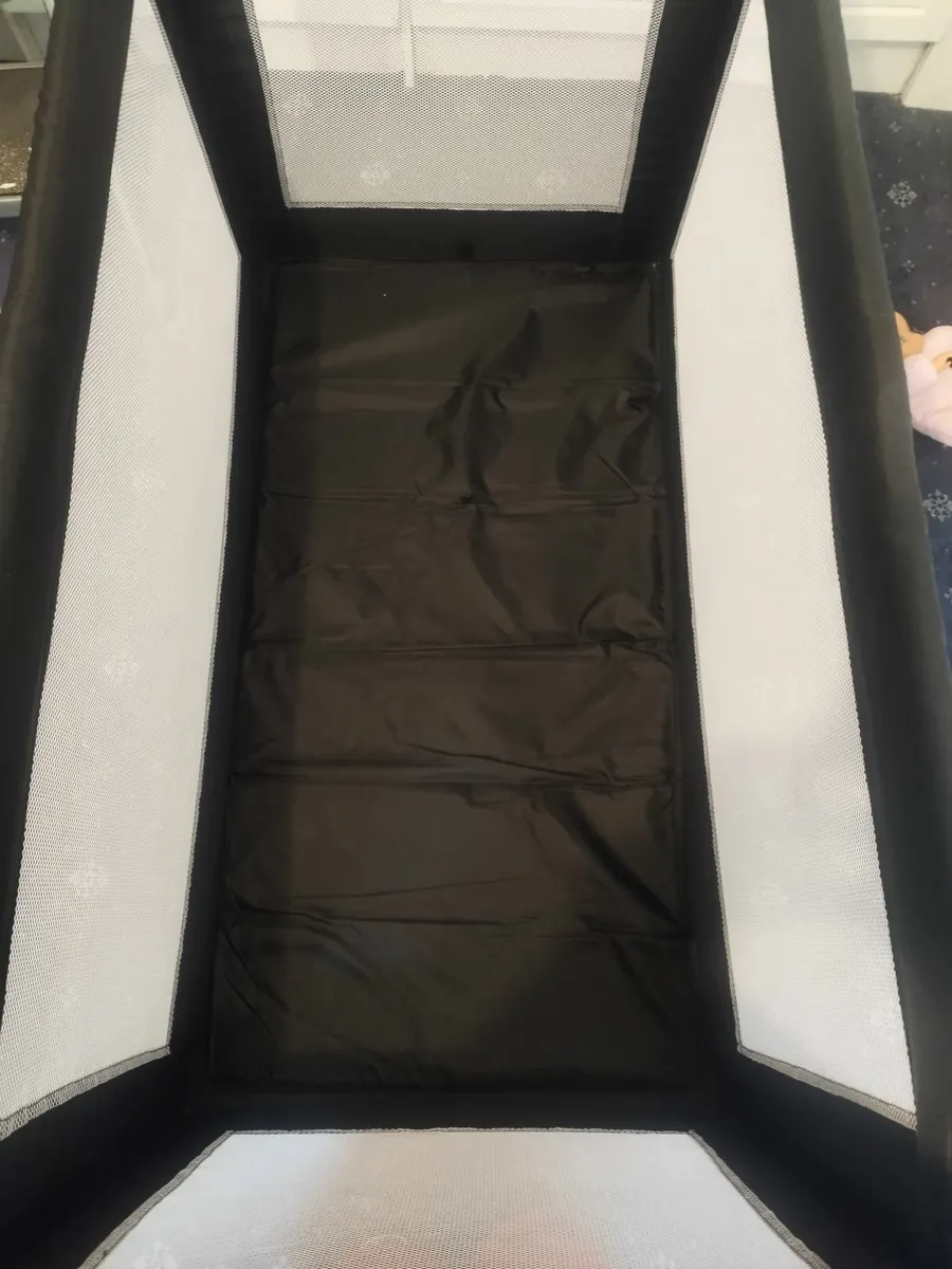 Travel cot - Image 3