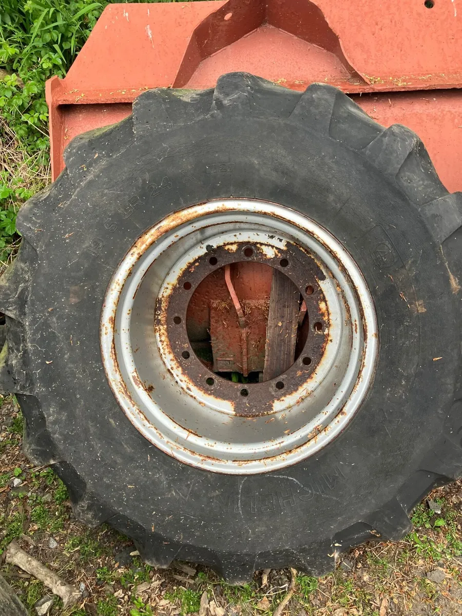 Jcb wheels - Image 4