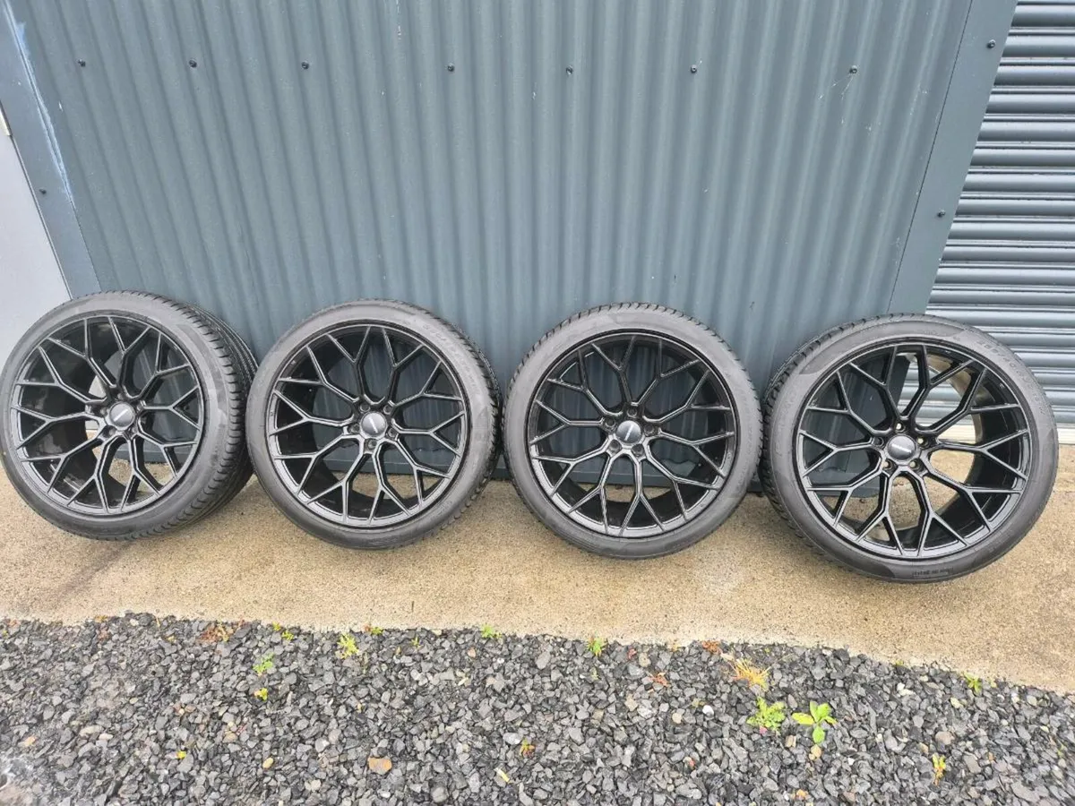 20" VEEMAN ALLOYS WITH PIRELLI TYRES - Image 2