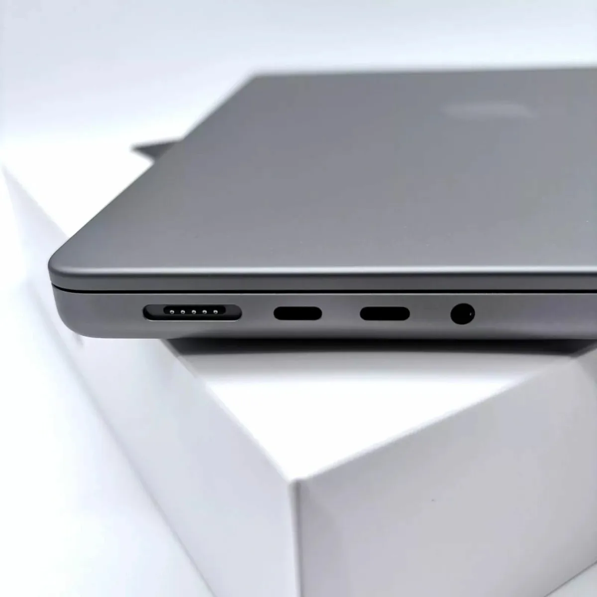 Apple MacBook Pro 14' (2021) M1 1TB SSD 16GB RAM S - Image 4
