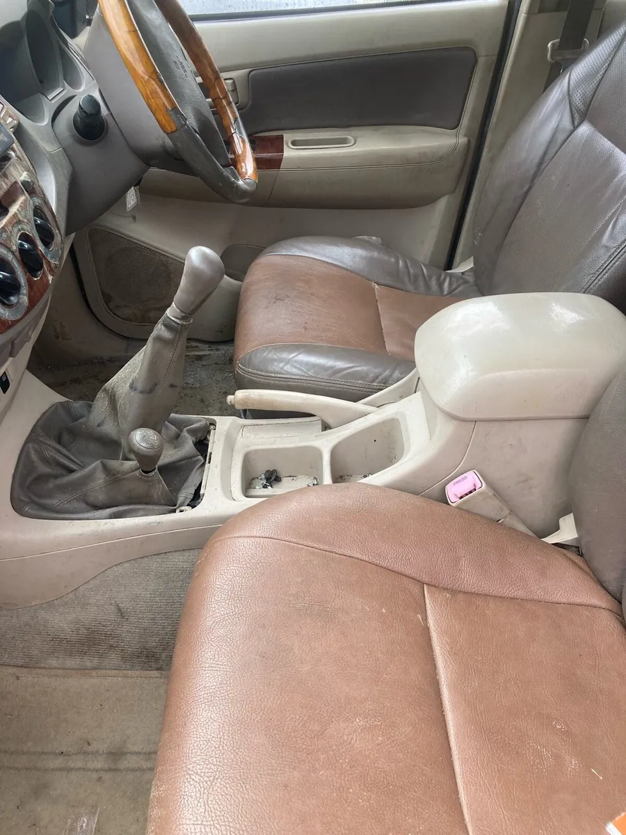 Toyota hilux - Image 3