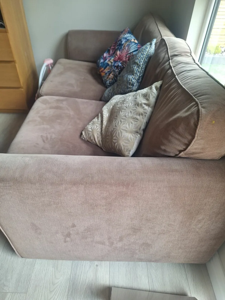 Family couch-v comfortable - Image 3