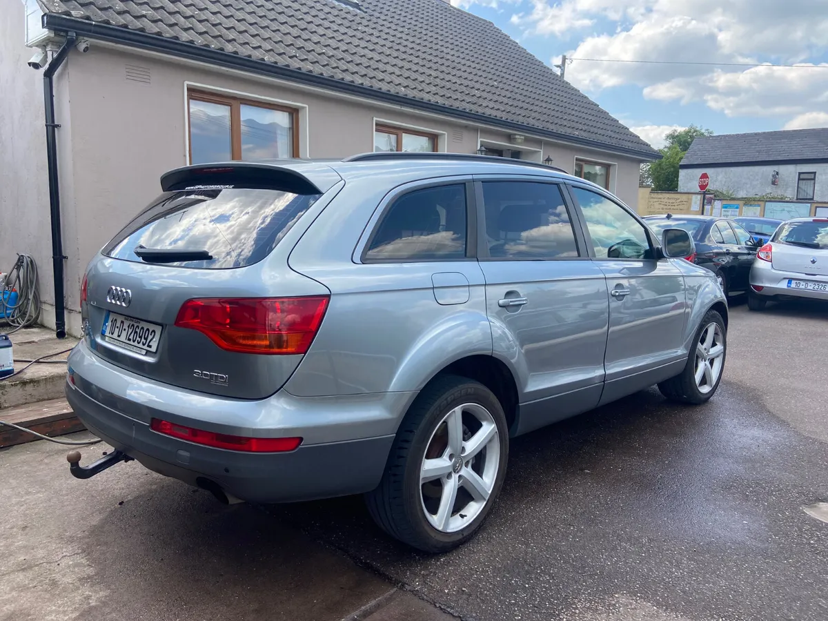 2010 Audi Q7 crew cabDOE02/26 - Image 1