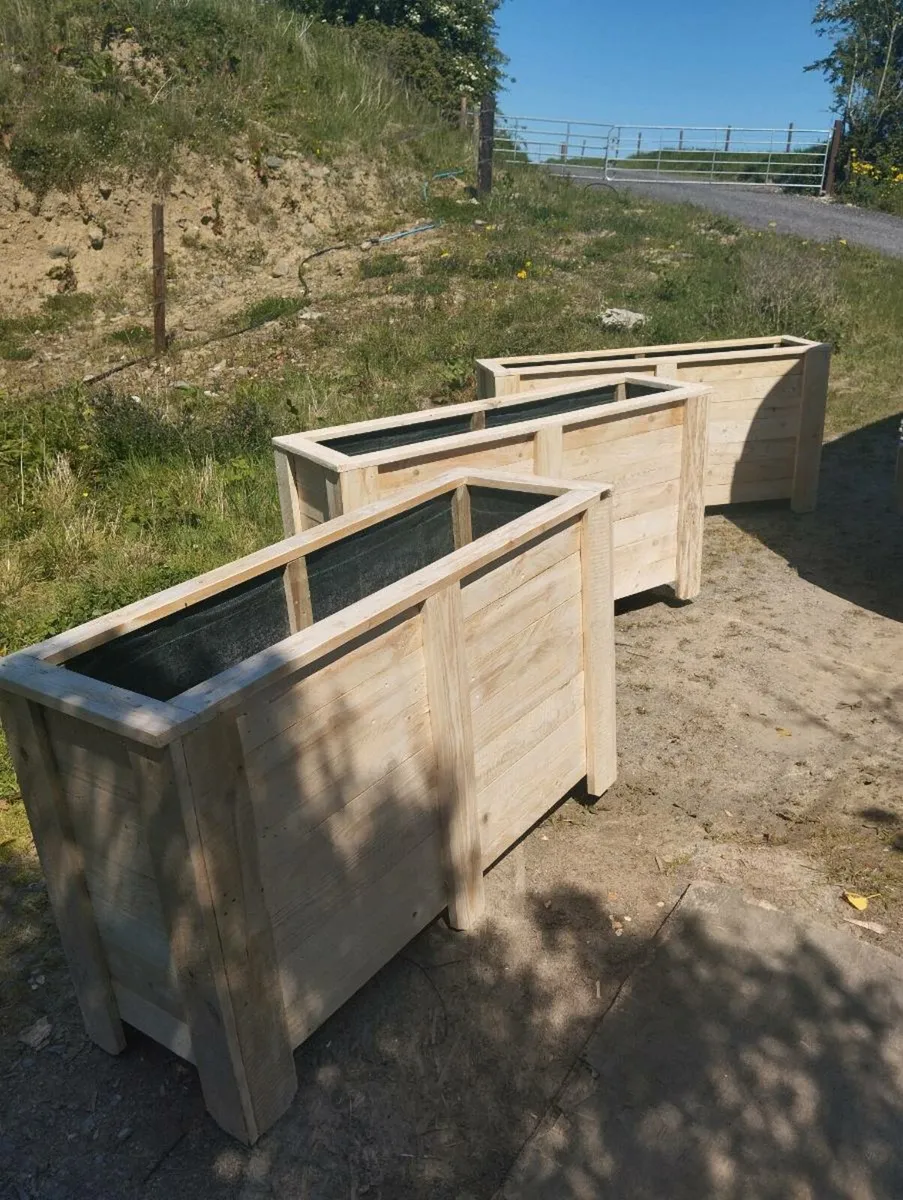 Handmade rustic garden planters - Image 1