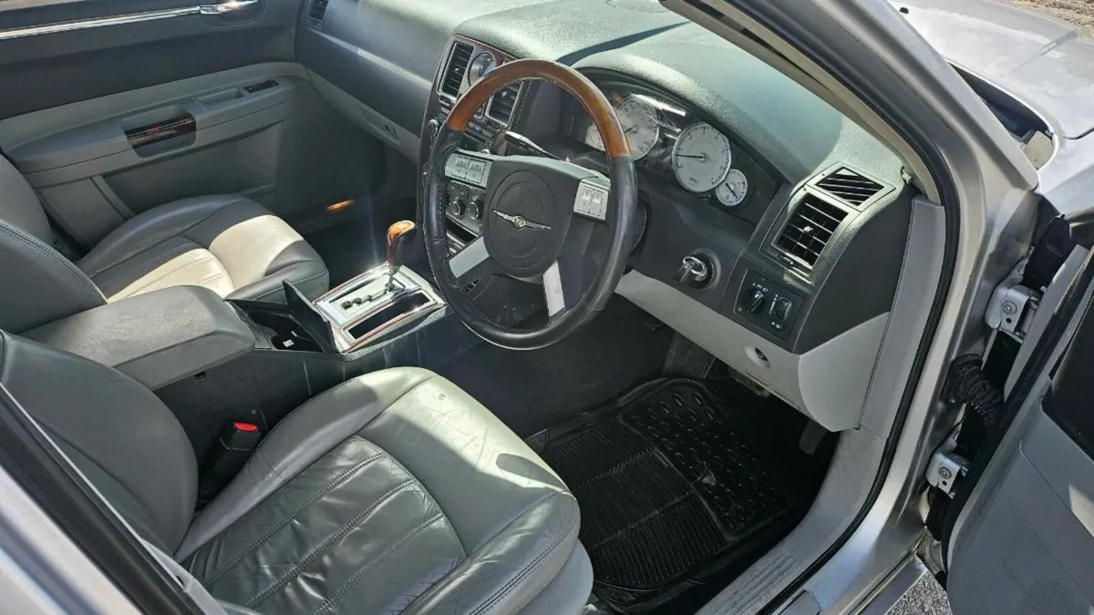 Car - Image 4