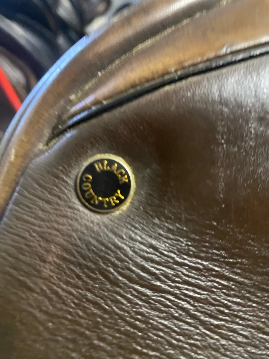 Black county brown 17” Leather saddle - Image 2