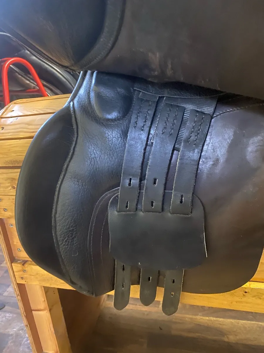 Black county brown 17” Leather saddle - Image 4