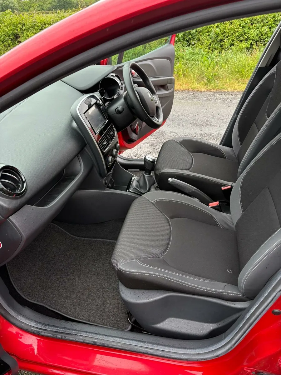 Renault Clio - Image 4