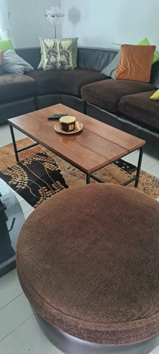 Corner Couch - Image 1