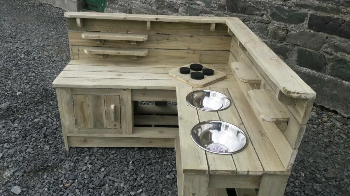 Handmade mud kitchen - Image 2