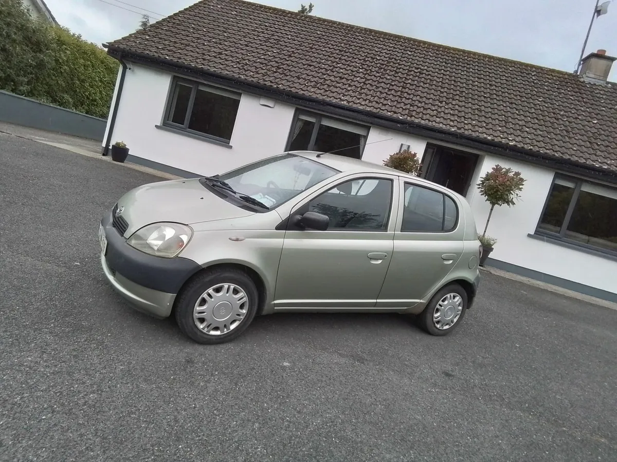Toyota Yaris 2002 - Image 1