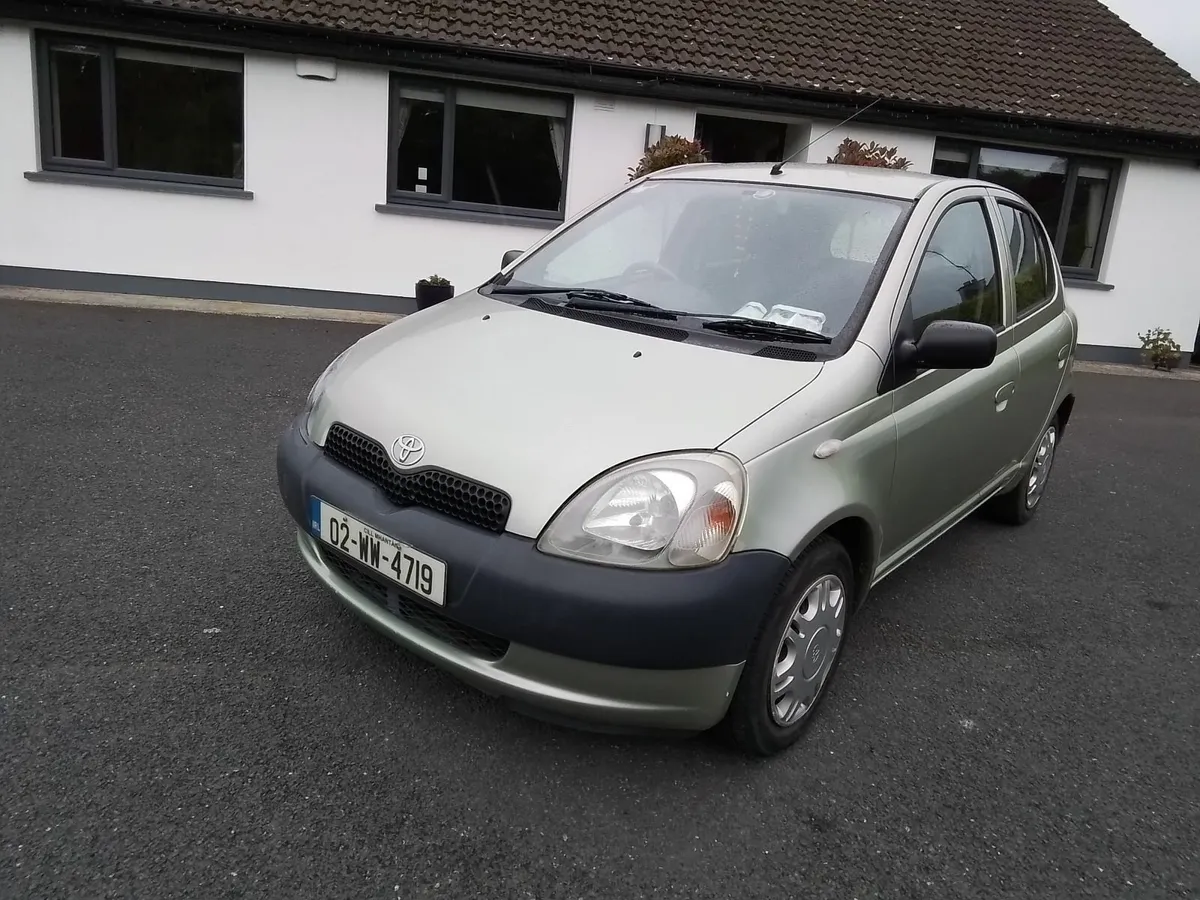 Toyota Yaris 2002 - Image 2