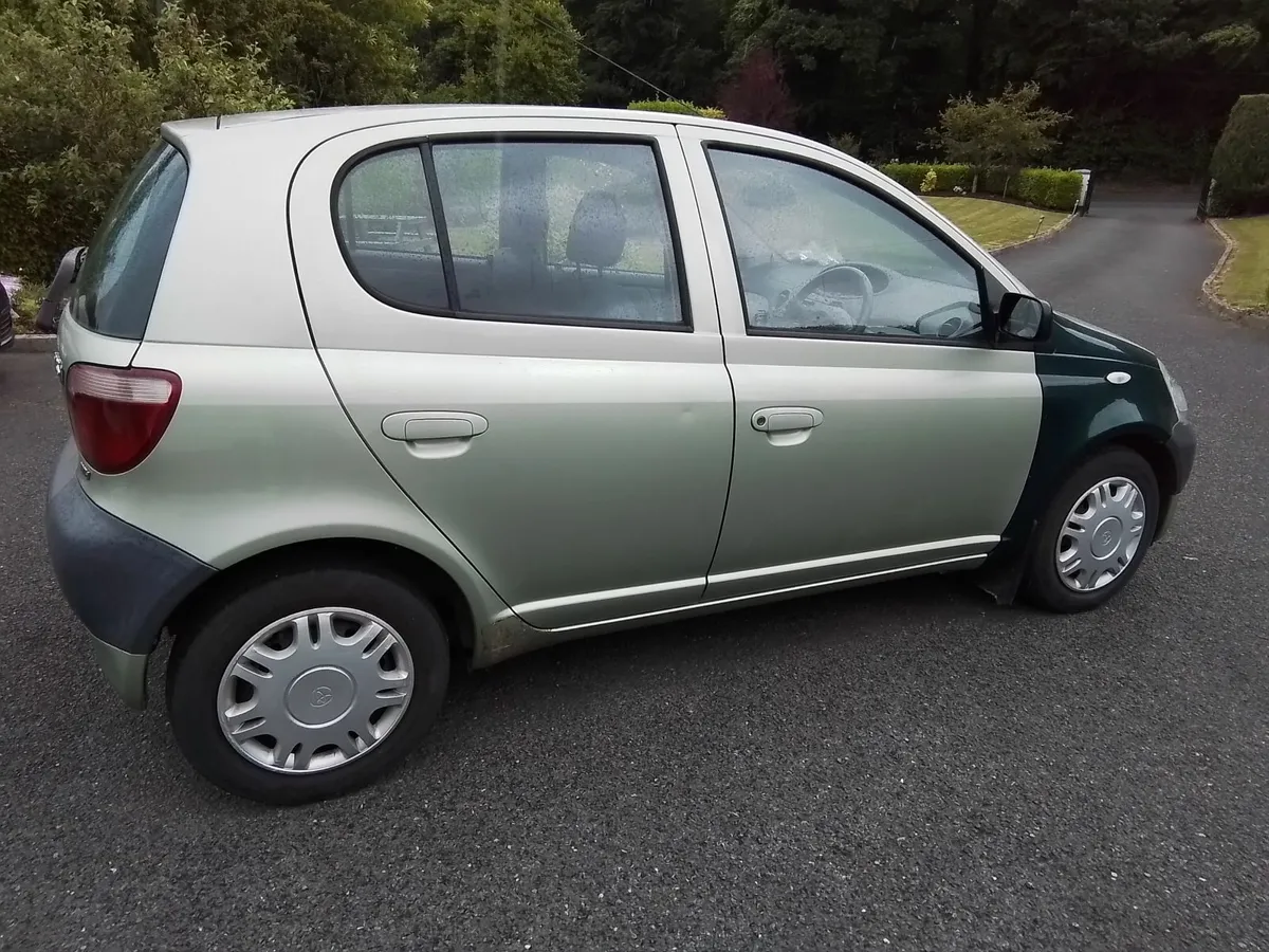 Toyota Yaris 2002 - Image 4