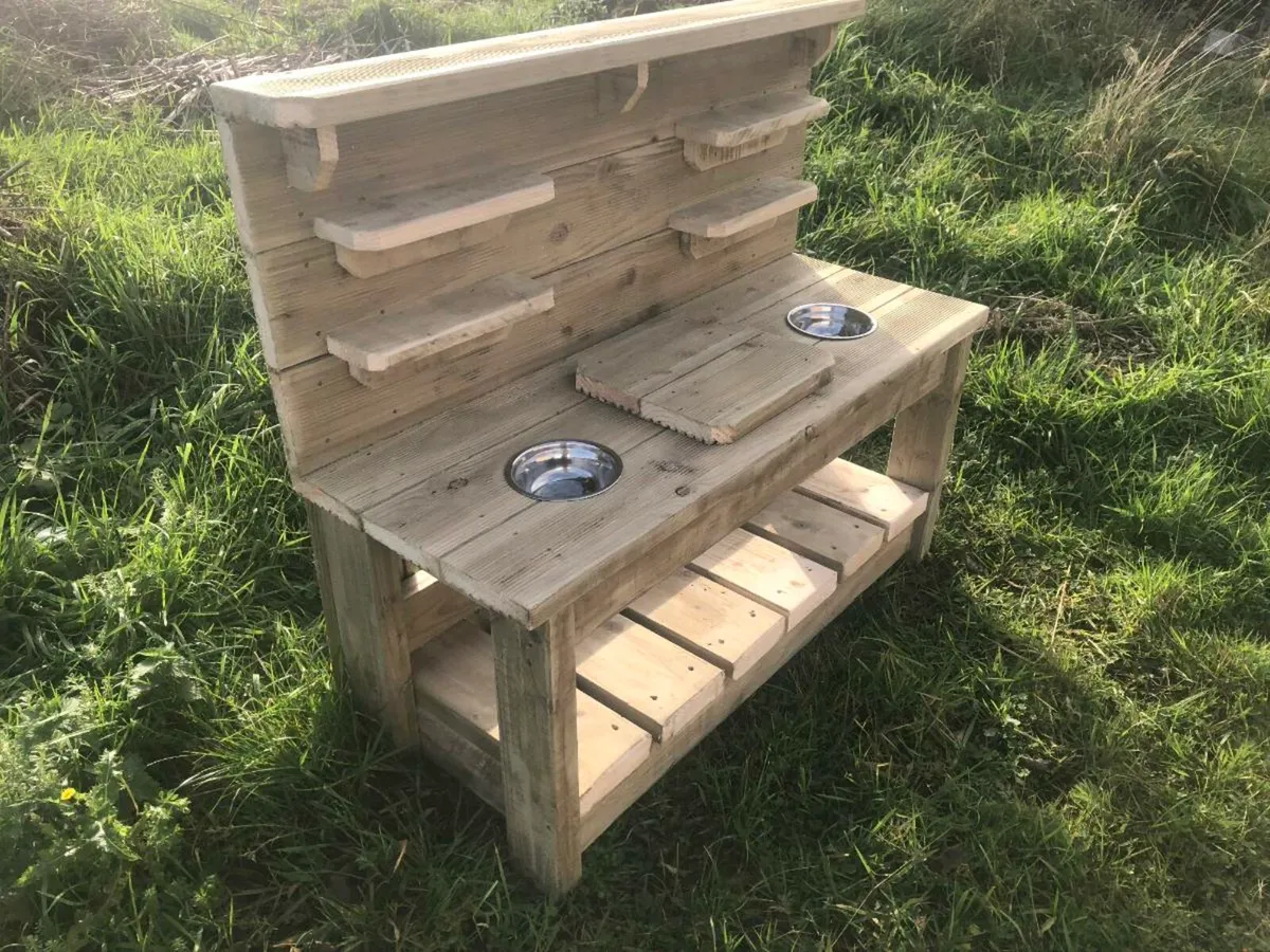 Handmade mud kitchen - Image 4