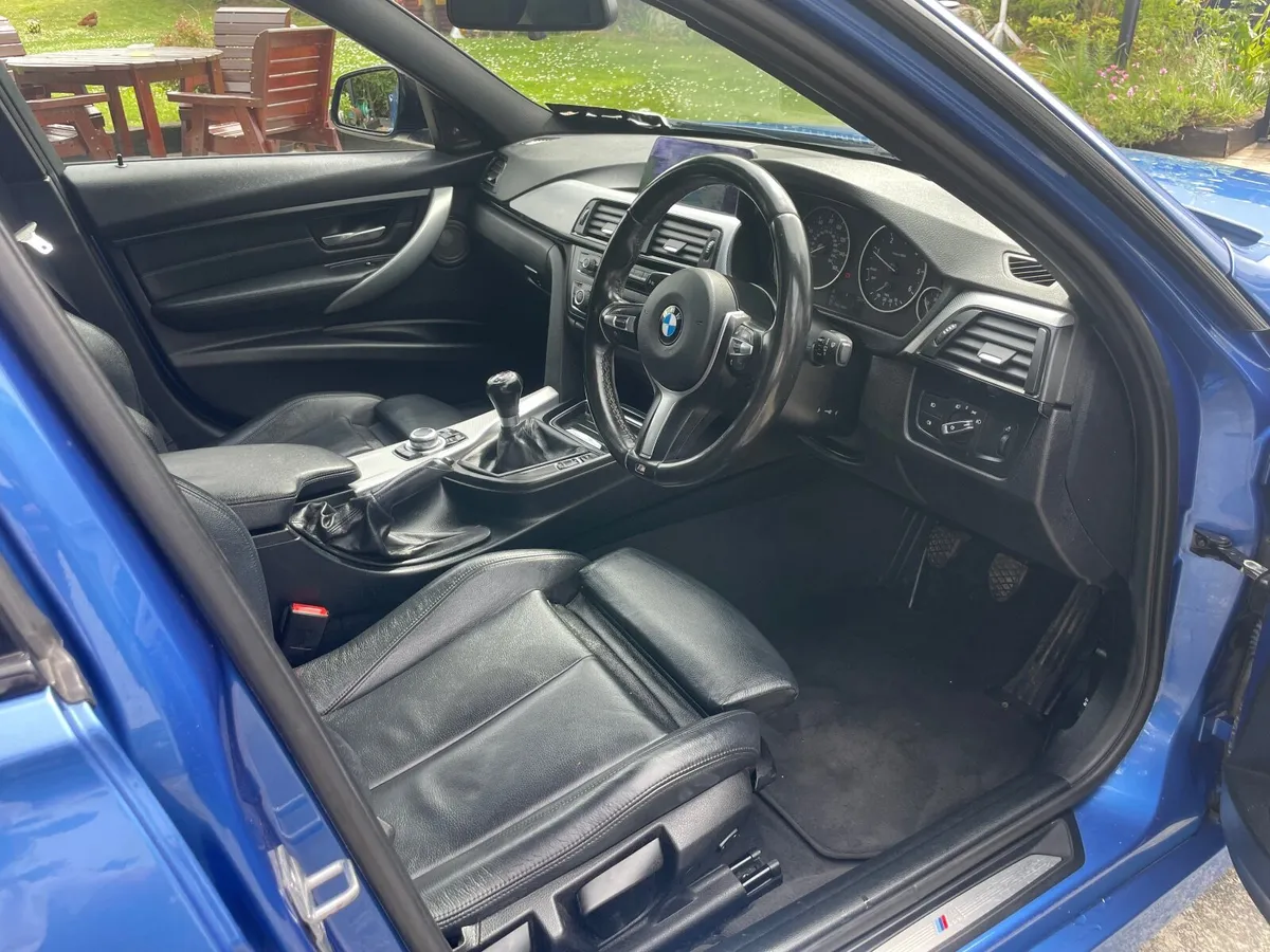 BMW 3-Series 2014 - Image 2