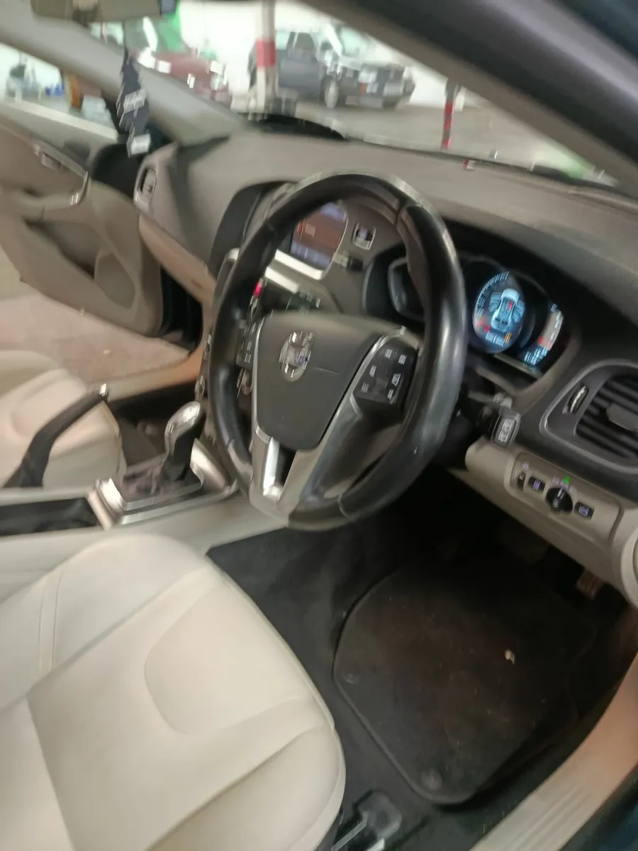 Car - Image 2