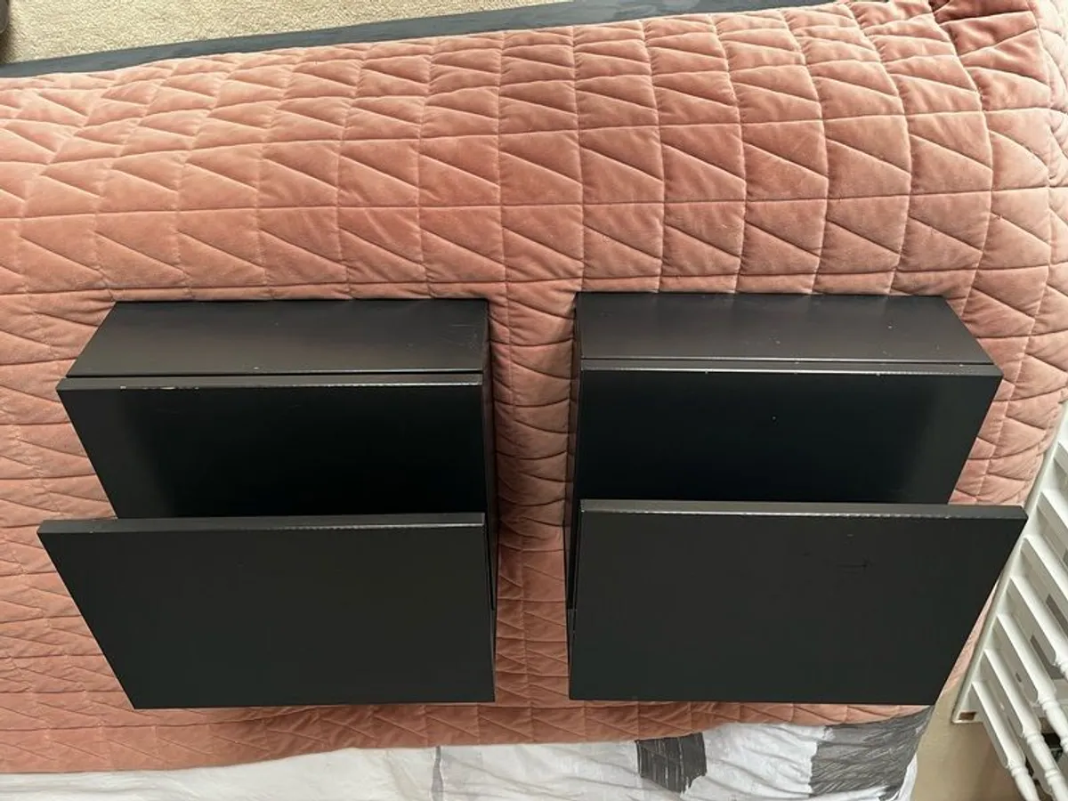 Floating bedside shelves with drawers - Image 1