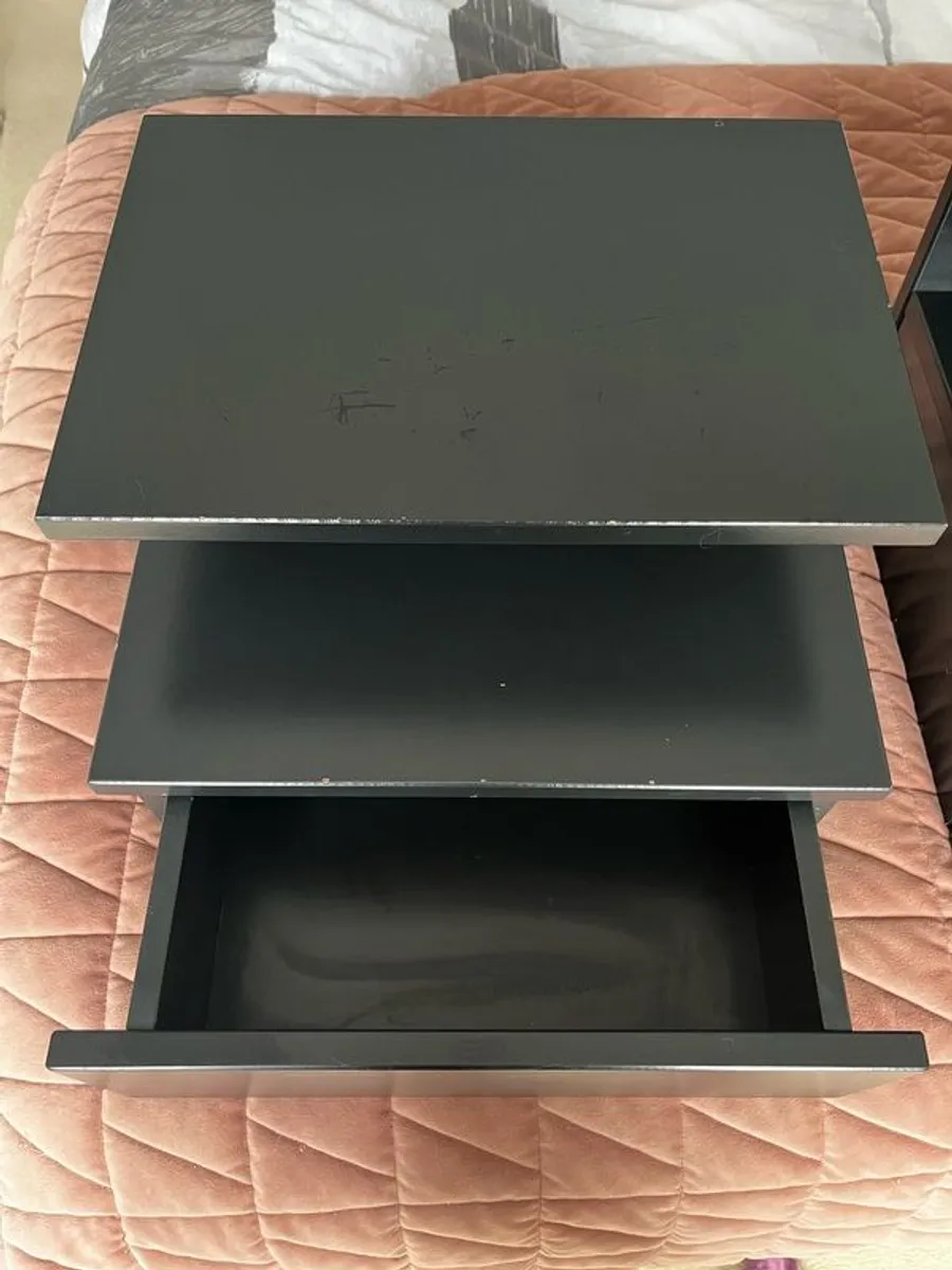 Floating bedside shelves with drawers - Image 2