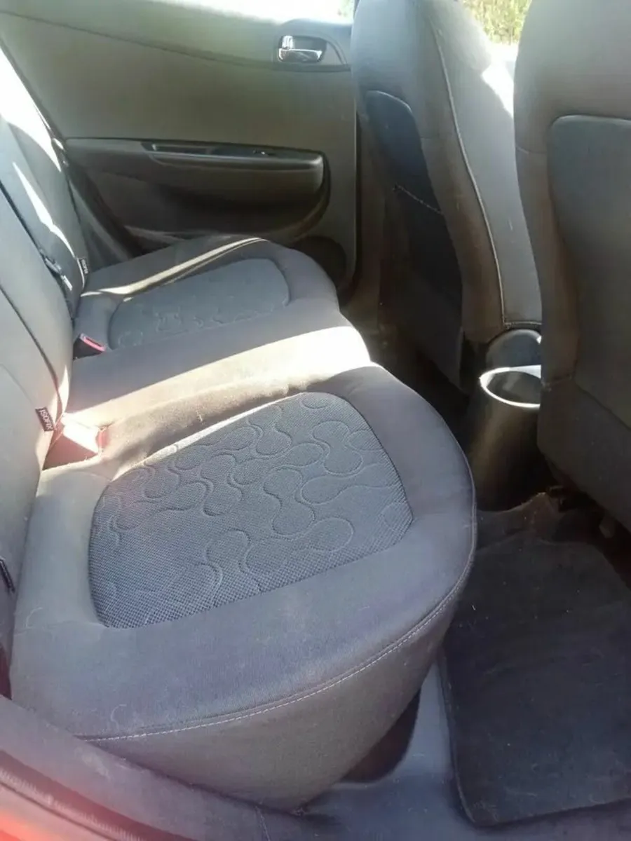 Hyundai i20 2010 - Image 3