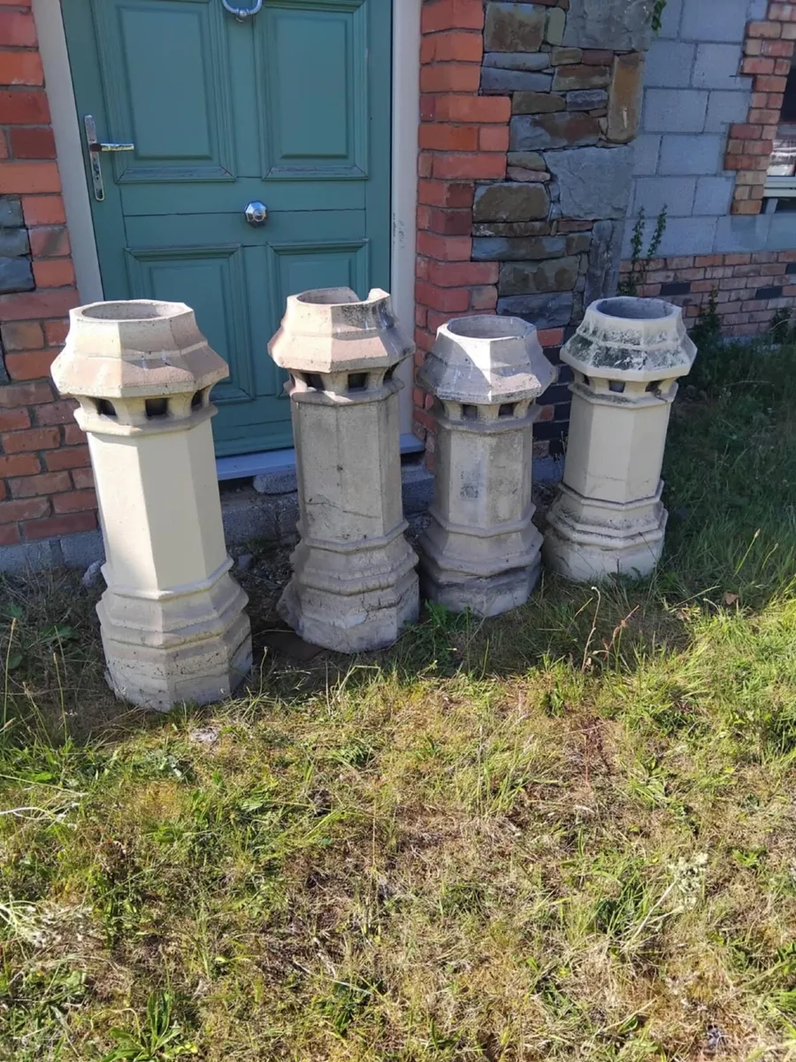 2 Pairs of Old Victorian Hexagan Chimney Pots - Image 1