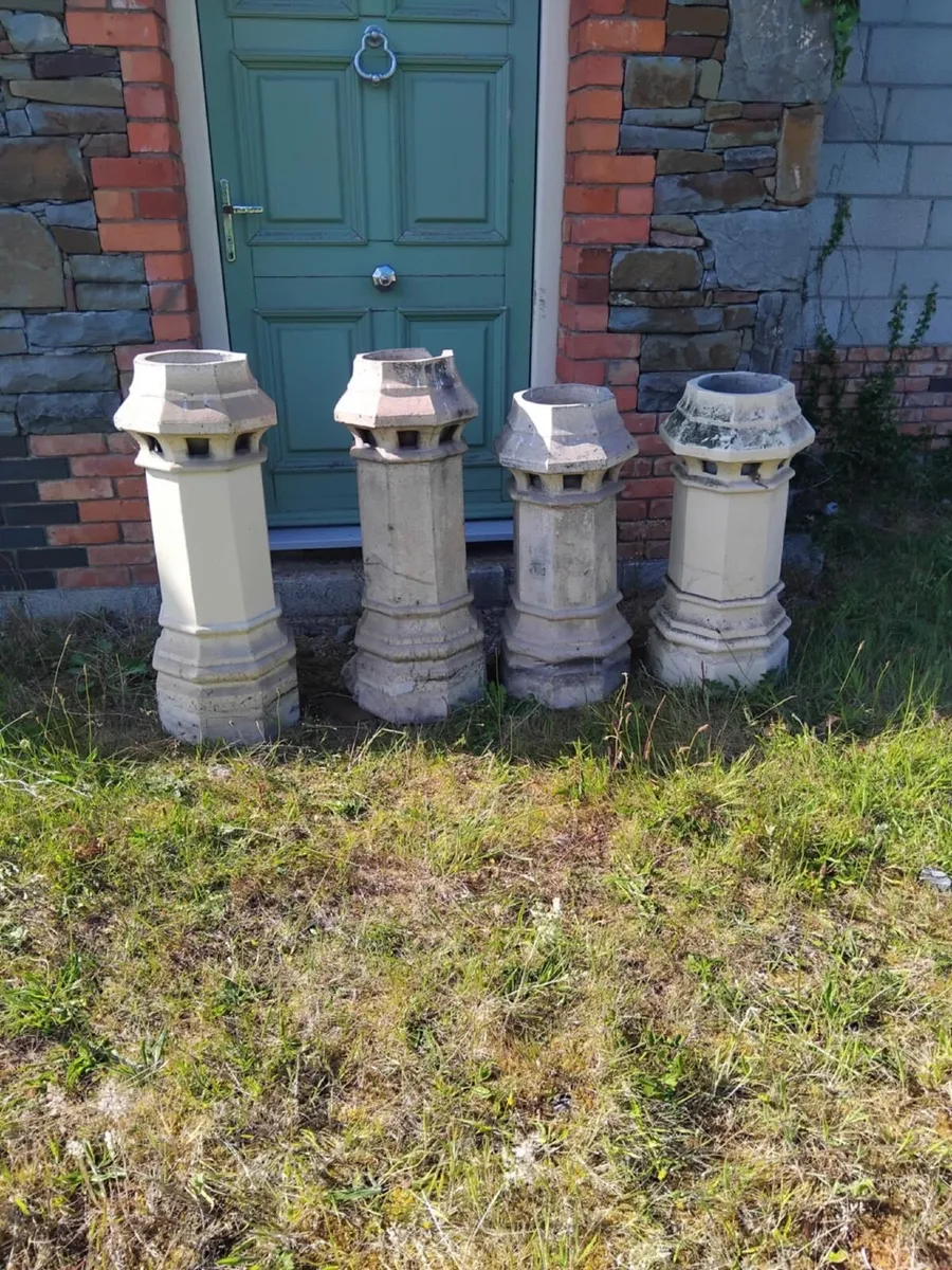 2 Pairs of Old Victorian Hexagan Chimney Pots - Image 3