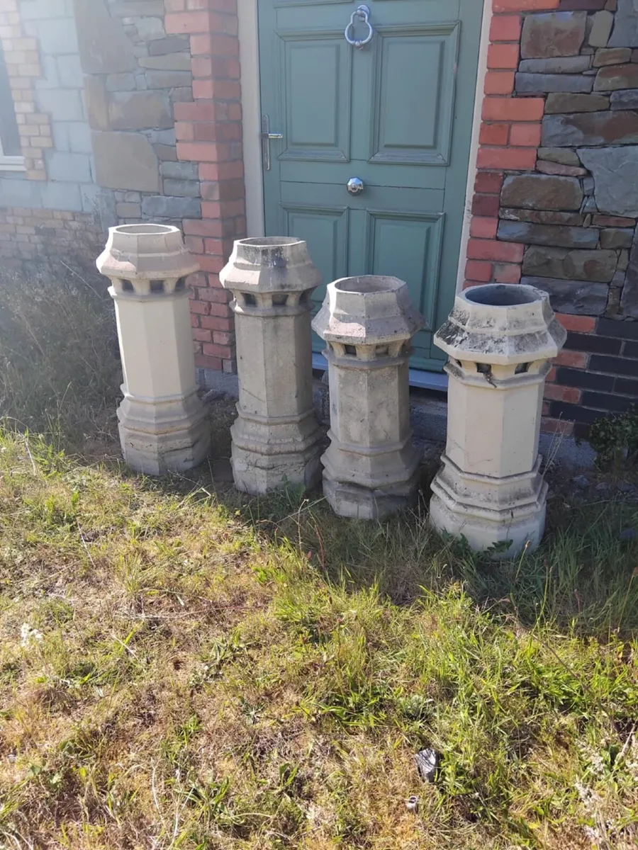 2 Pairs of Old Victorian Hexagan Chimney Pots - Image 4