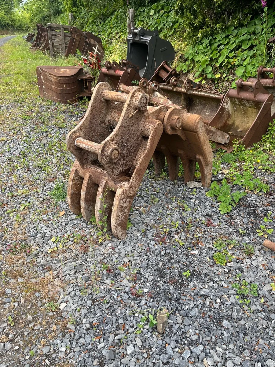 Manual grab to fit 10-16 ton machine - Image 1