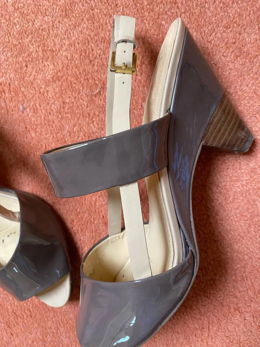 Clarks Mink Brown Patent Sandals with Cream Strap - Image 4