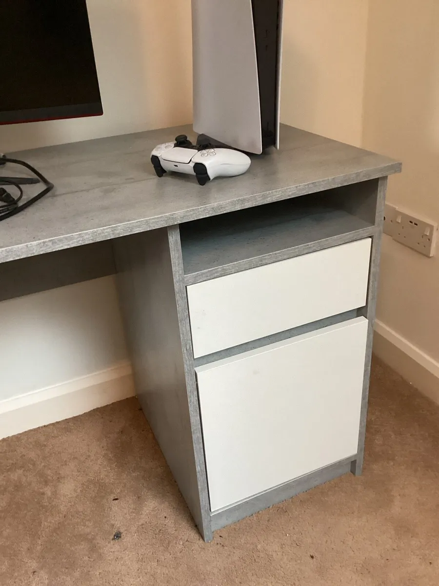 Study Desk - Image 3