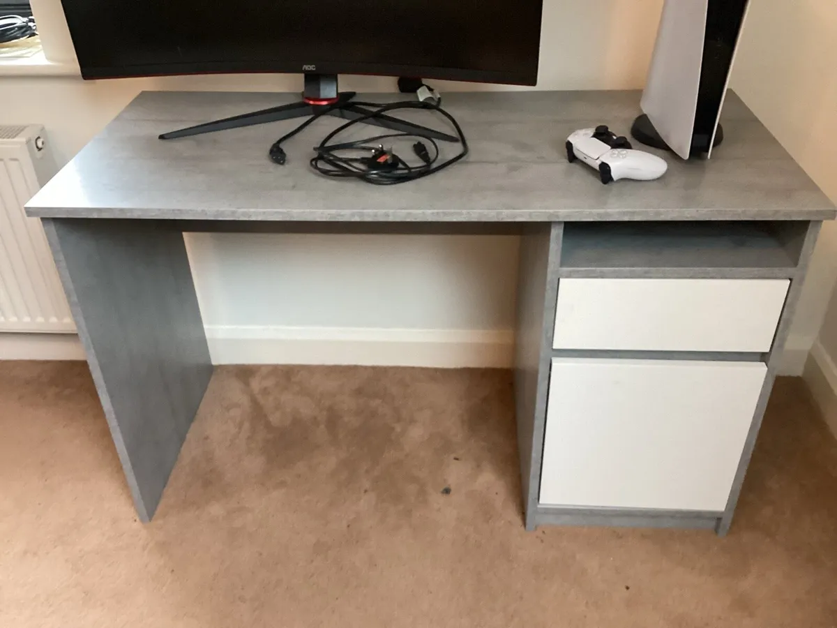 Study Desk - Image 4
