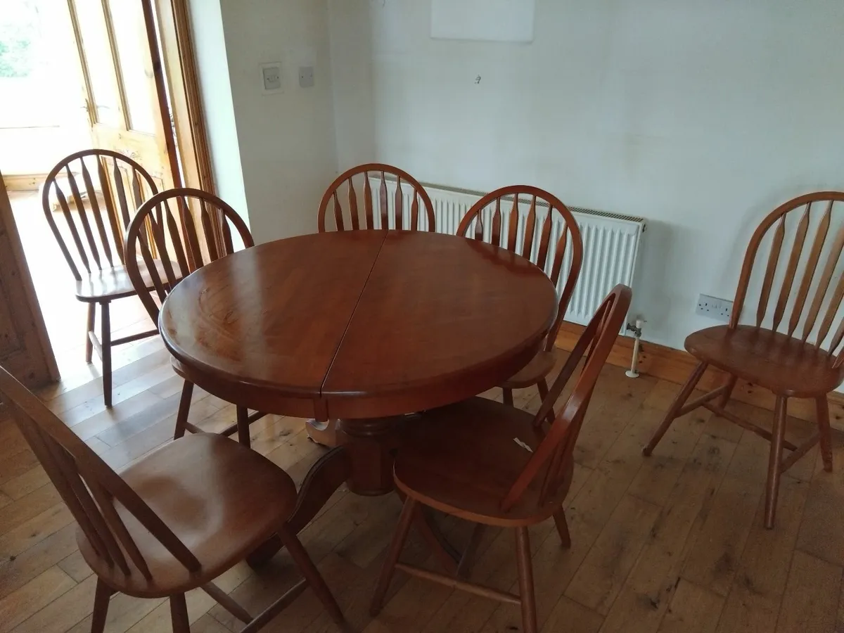 Table, chairs and dresser - Image 2