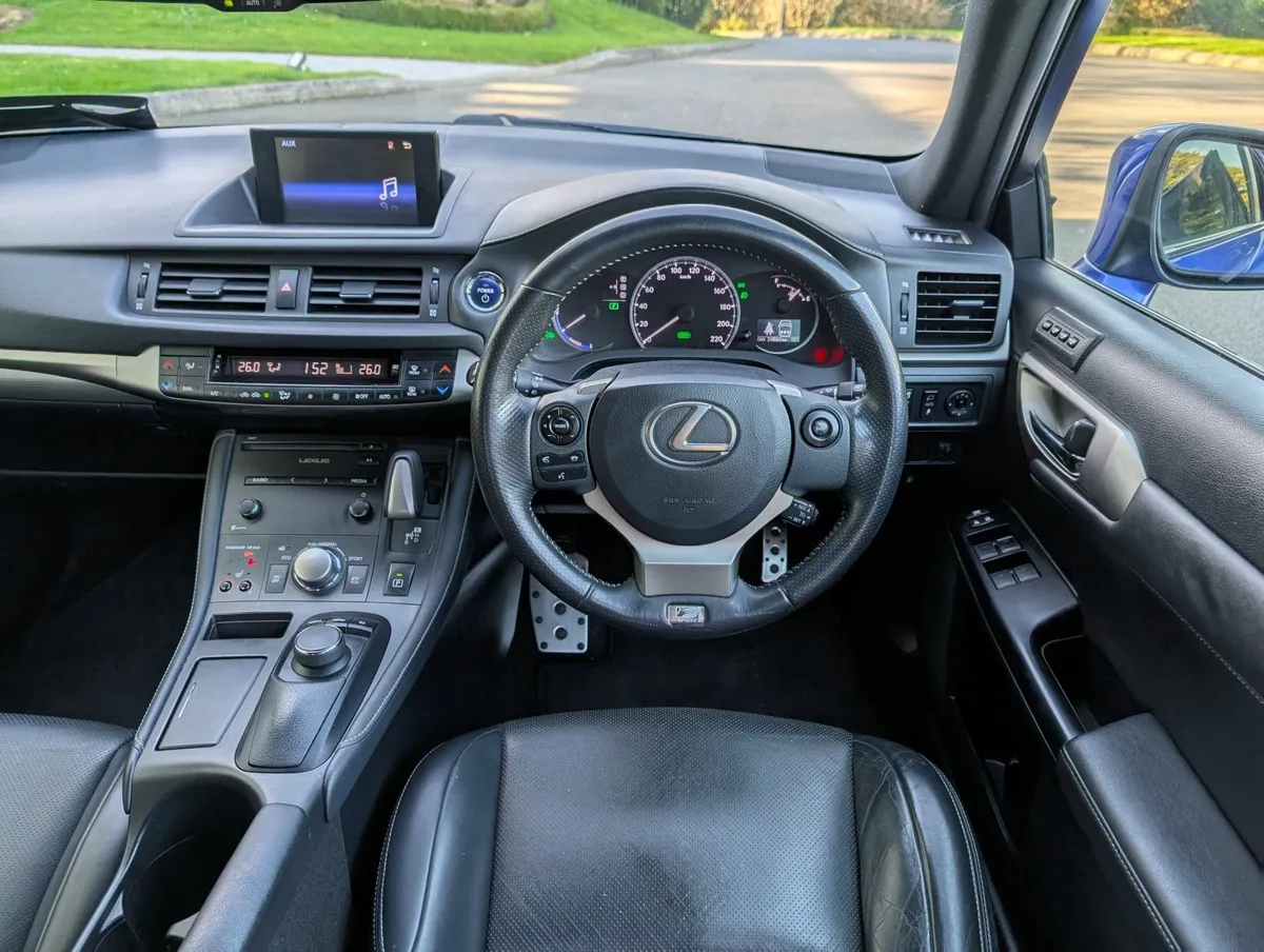 LEXUS CT200H F-SPORT AUTOMATIC HYBRID - Image 2