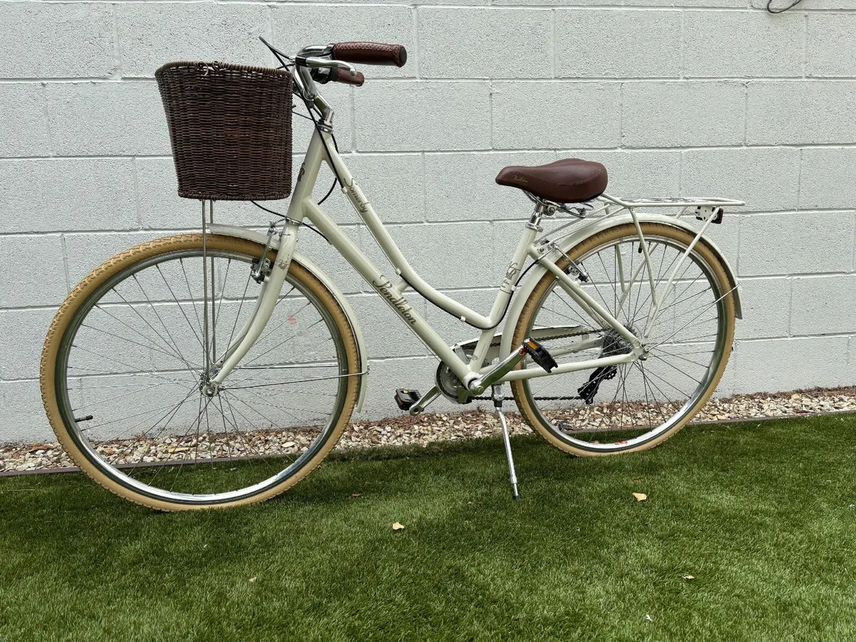 Pendleton Somerby Ladies Bike (in bone) - Image 1