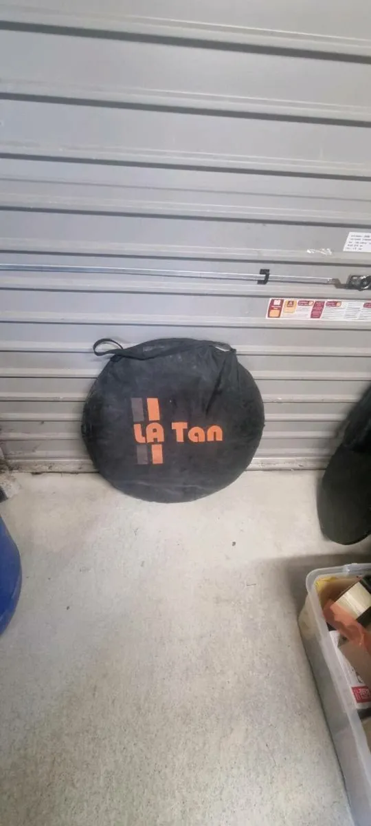 Tanning tent - Image 1