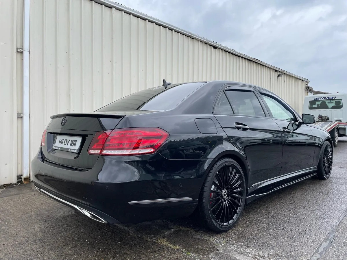 Mercedes Benz E220 - Image 4