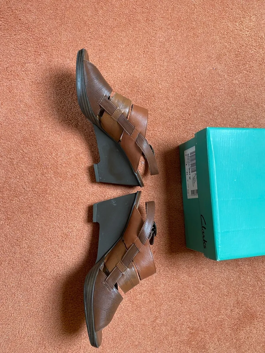 Brand New Clark’s Leather Wedge Sandals - Image 3
