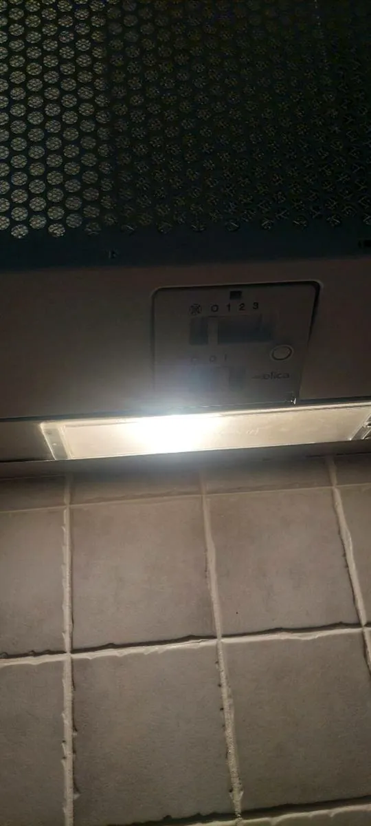 Elica Integrated Extractor Fan - Image 2