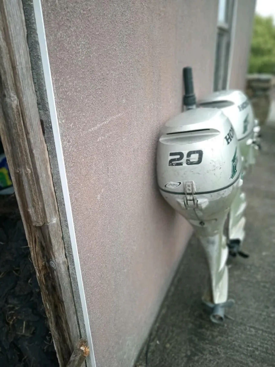 2 outboard for parts or repair 20hp & 15hp Honda - Image 2