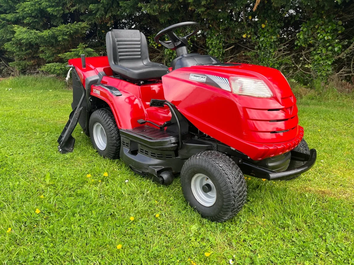Mountfield hydrostatic ride on lawnmower - Image 2