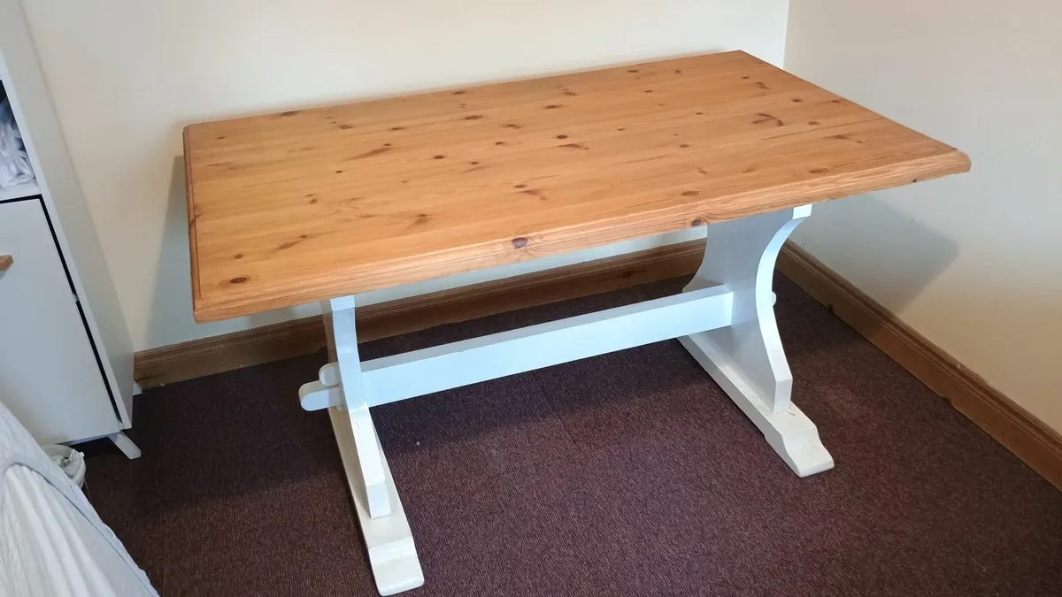 Kitchen table