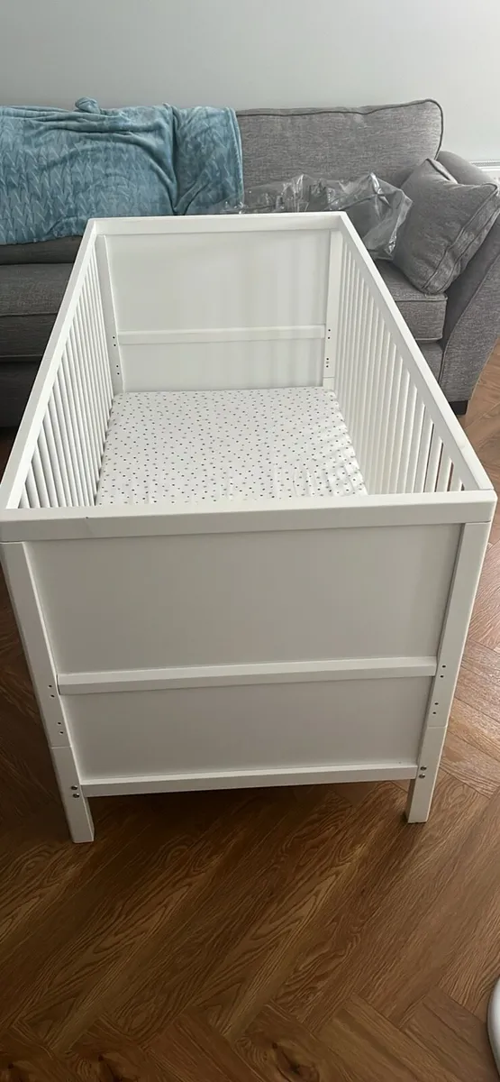 Baby cot - Image 2