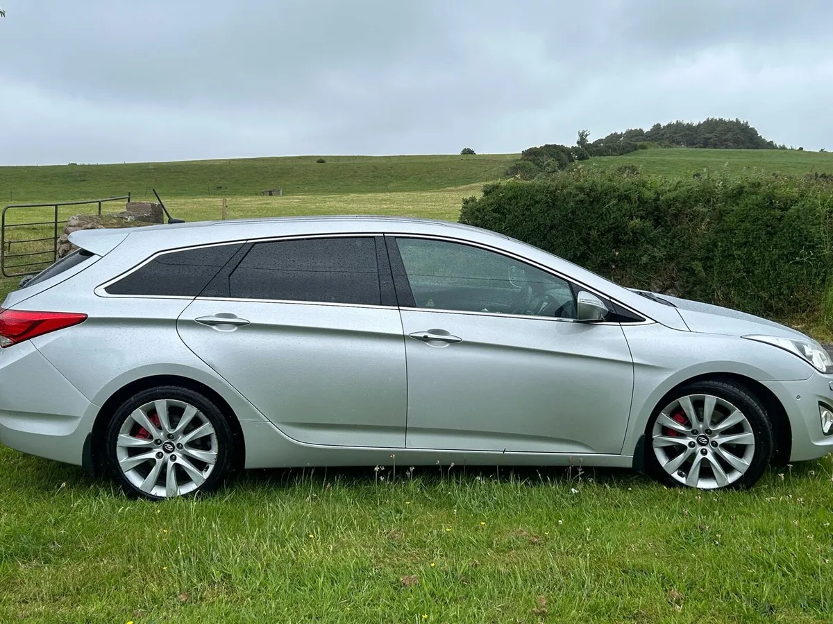 2011 Hyundai i40 Estate NCT 01/26 - Image 1