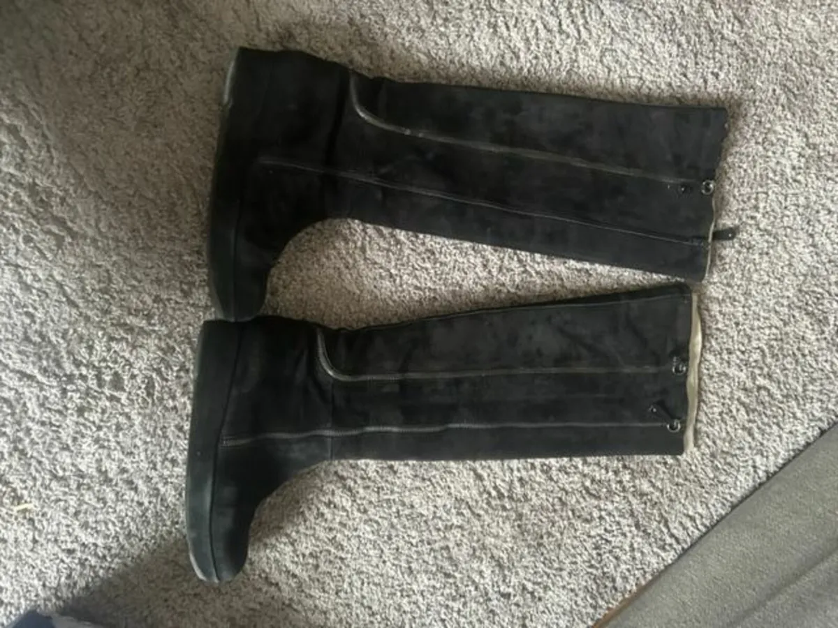 Boots - Image 1