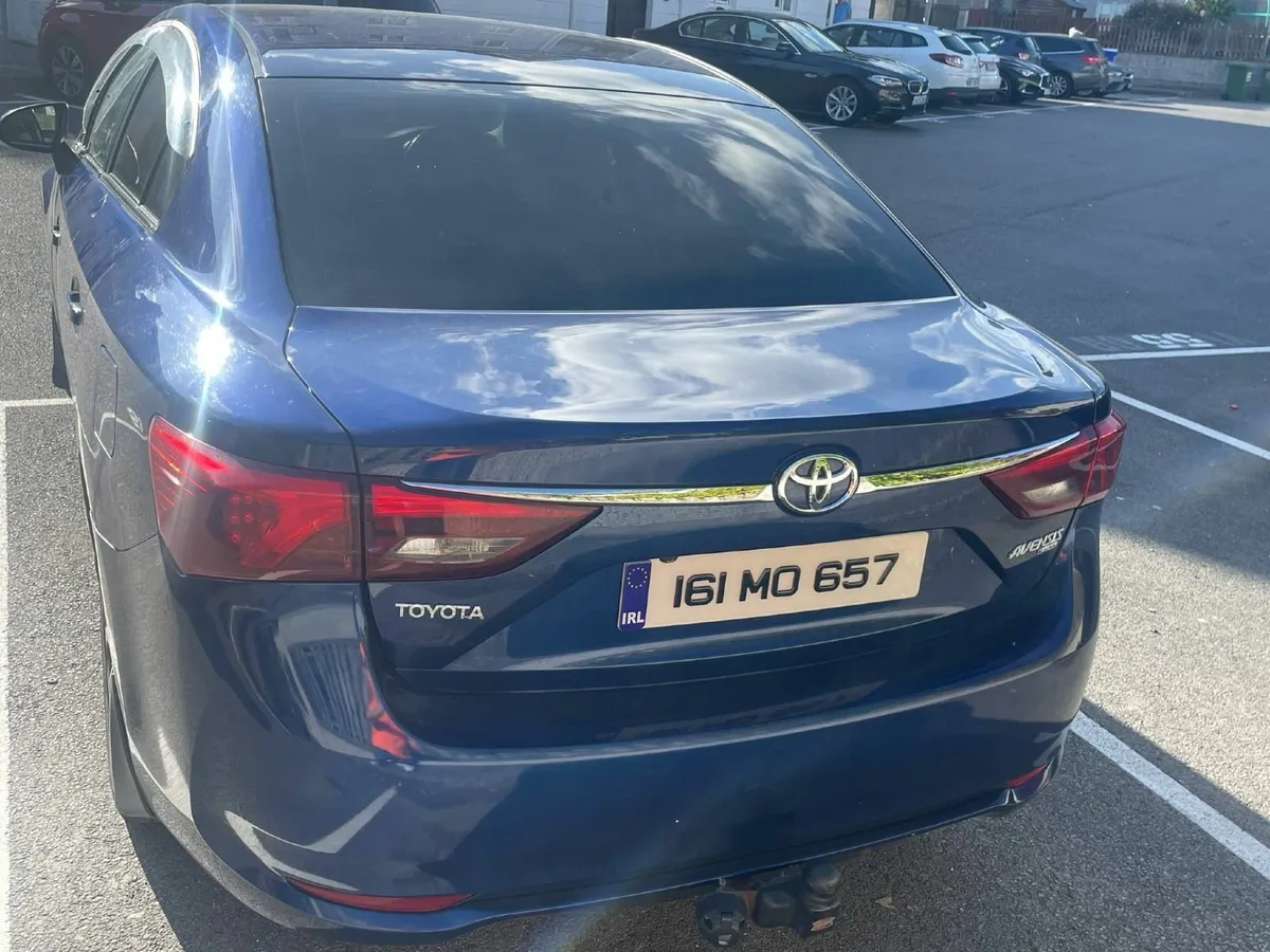 Toyota Avensis 2016 - Image 2