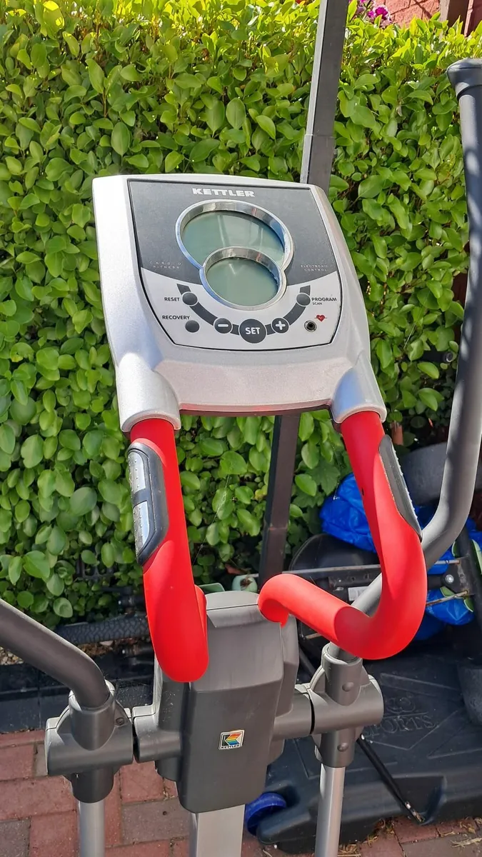 Cross trainer - Image 2