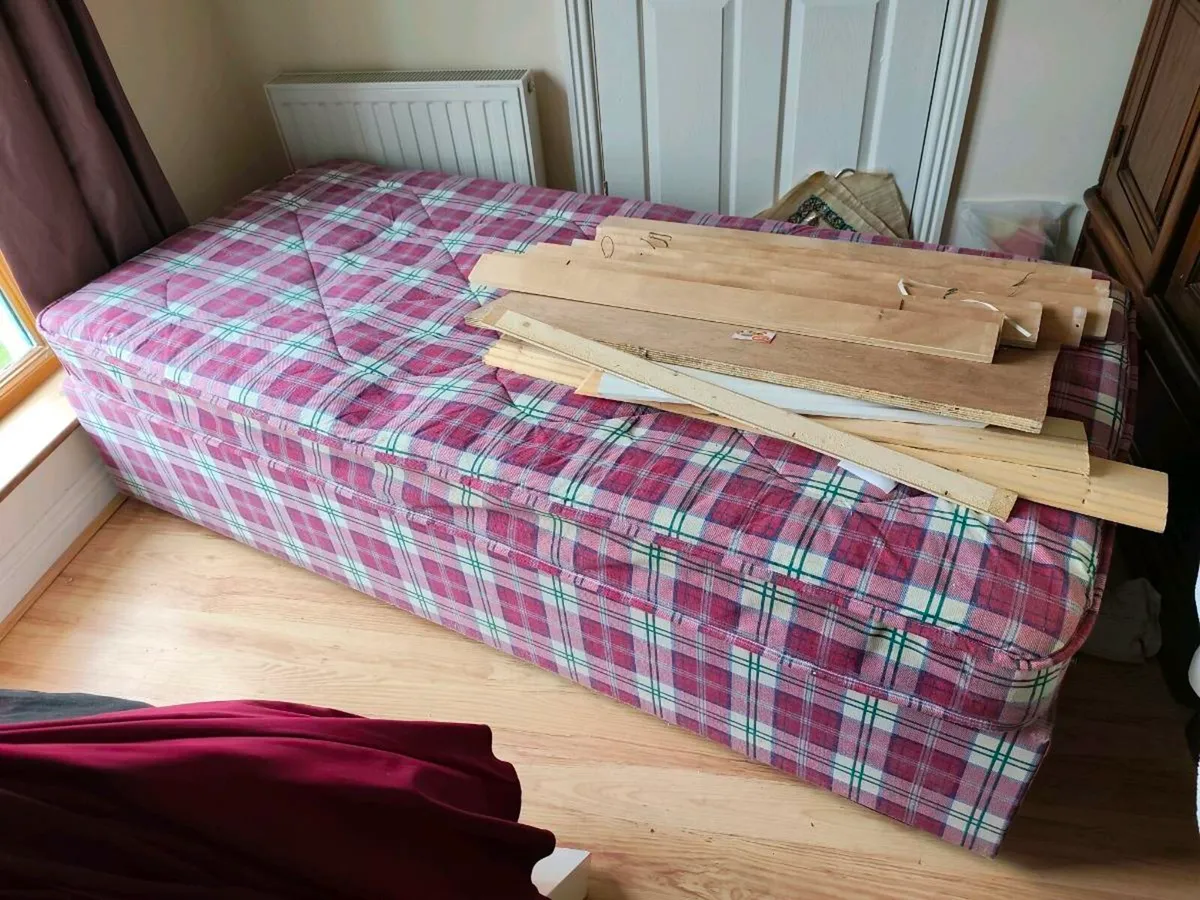 Free single bed - Image 1